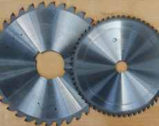 PCD saw blade for multiple blade saw