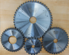 PCD saw blade for conical teeth grooving